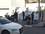 يافا: اليست مطاردة المواطنين والنزلاء تعرقل الحركة التجارية بالمدينة؟!